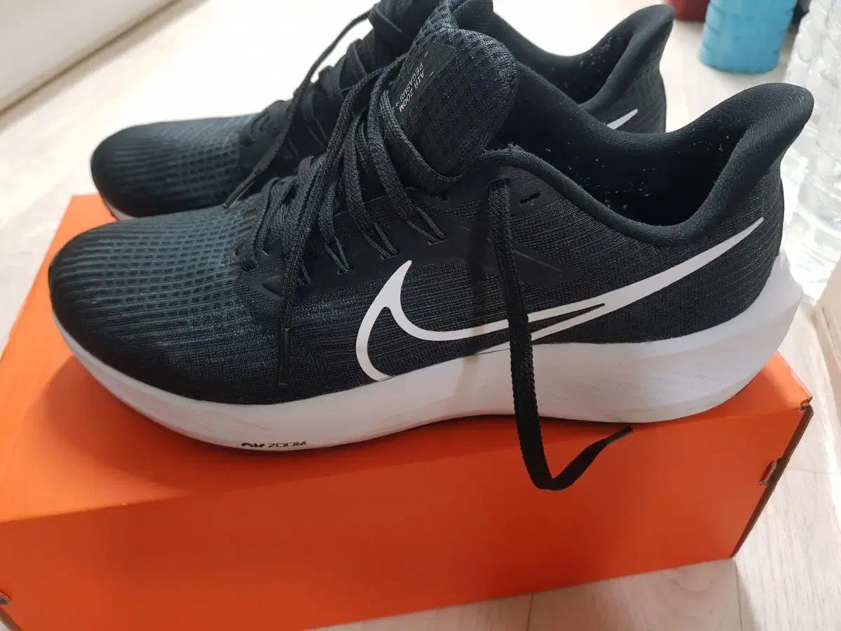 나이키 페가수스 러닝화(런닝화) 275mm 블랙 색상