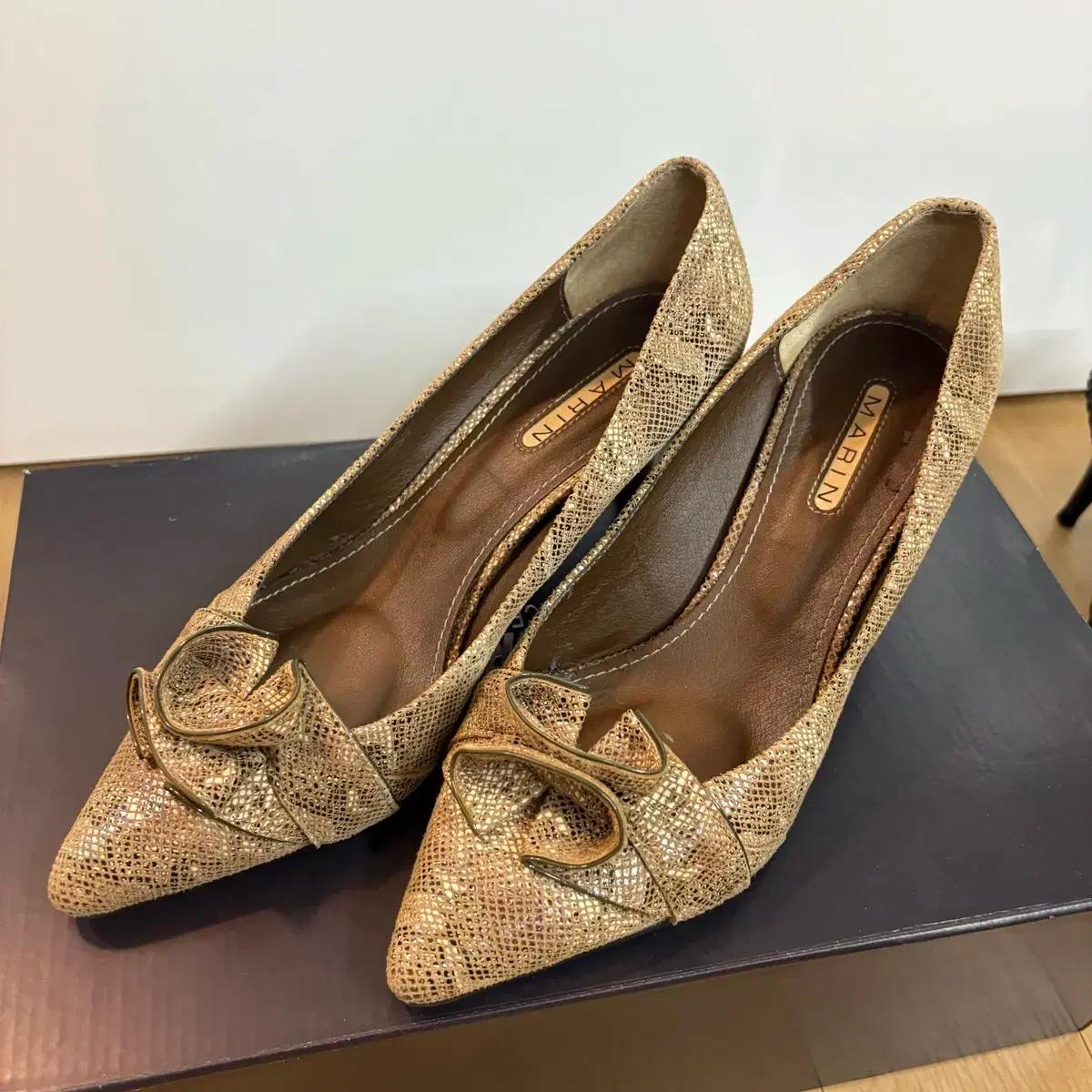 여성 구두 하이힐 펌프스