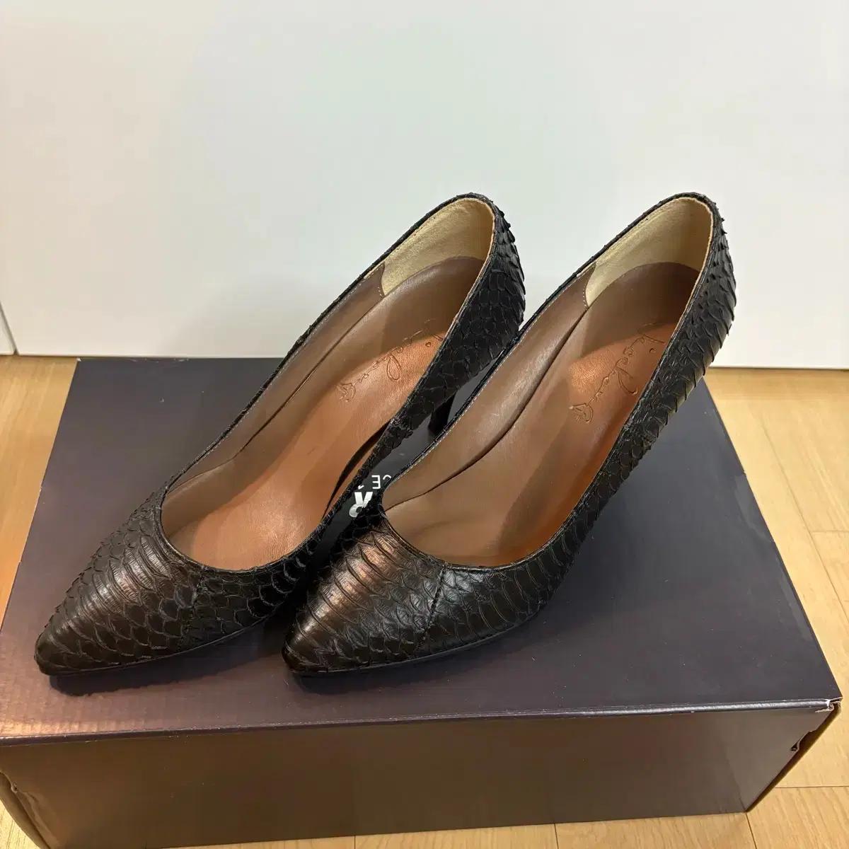 수제화 여성 하이힐 펌프스 구두