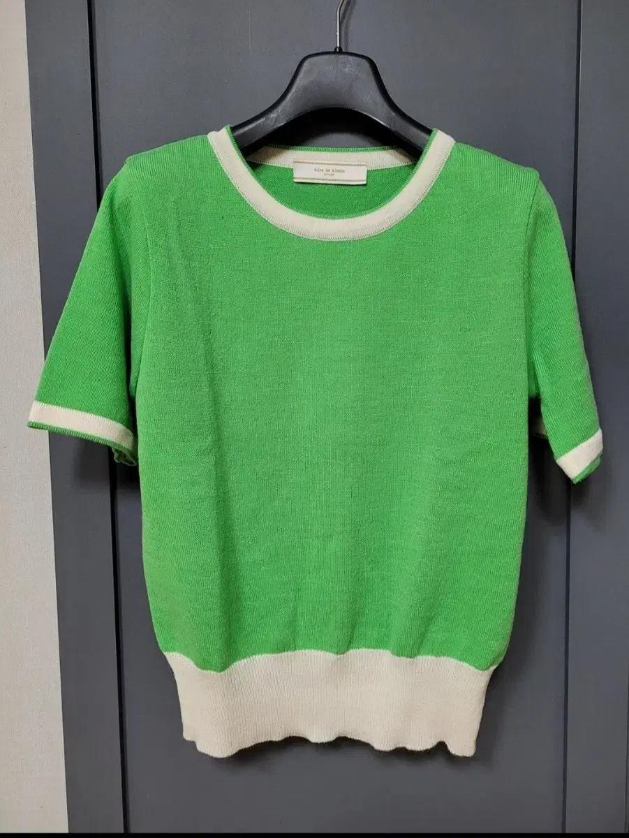 실착1회.aiire de Alexis 그린 반팔 니트 55사이즈