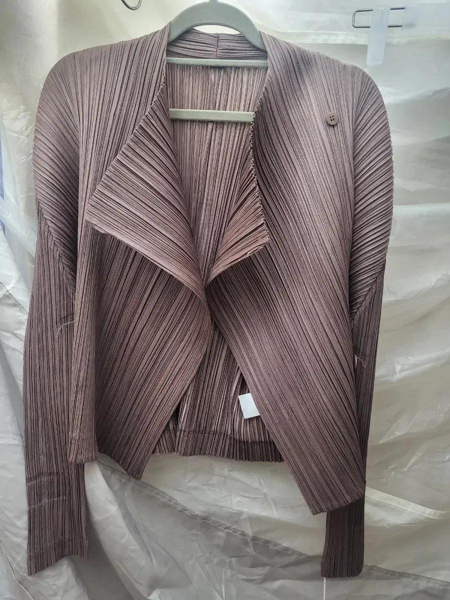 플리츠플리즈 9월자켓 판매합니다.