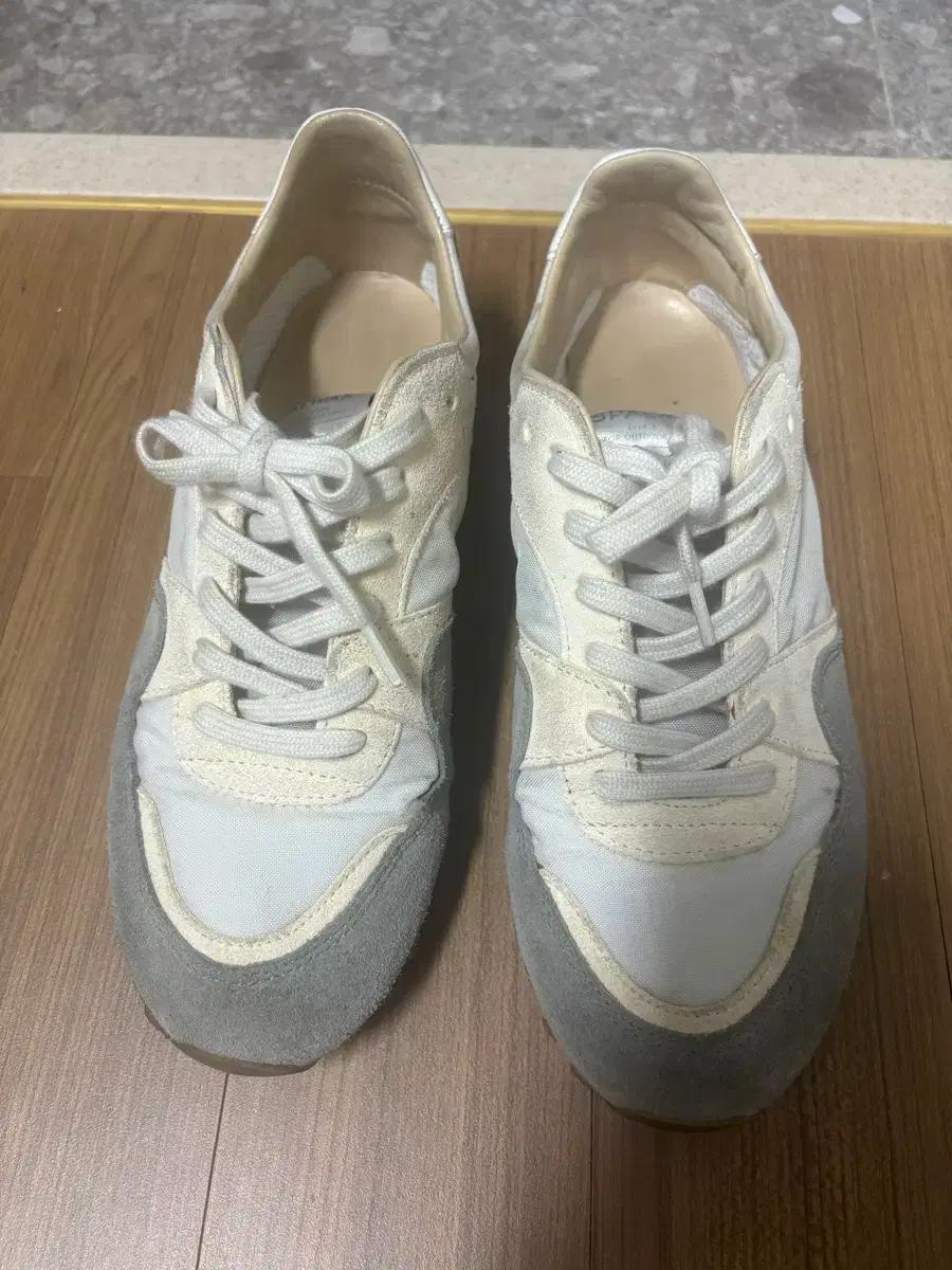 스파워트 스니커즈