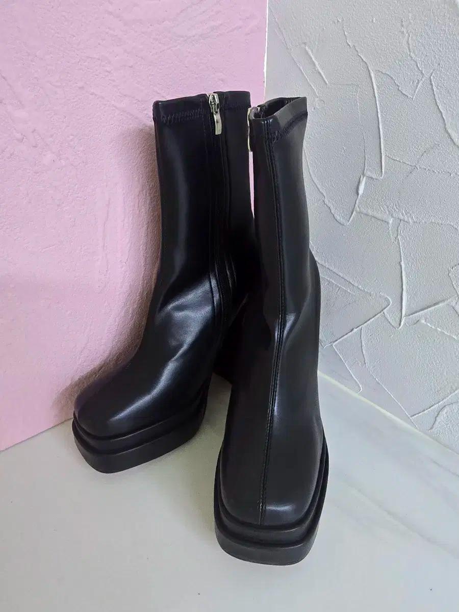 225.(235mm)블랙 첼시 앵클 부츠 통굽 여성용