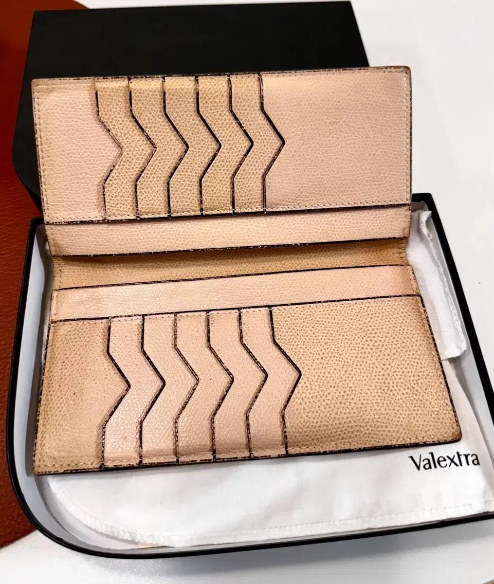 정품 발렉스트라 장지갑