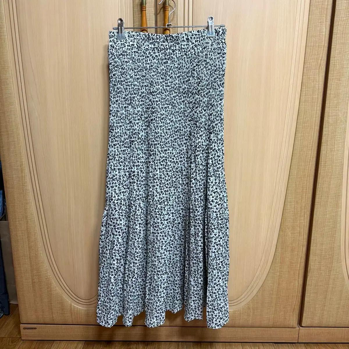 여성 허리밴딩 플라워 꽃무늬 플리츠 A라인 롱치마스커트