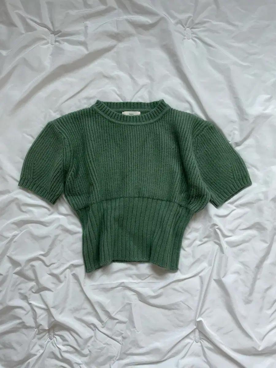 앙고라 퍼프소매 니트