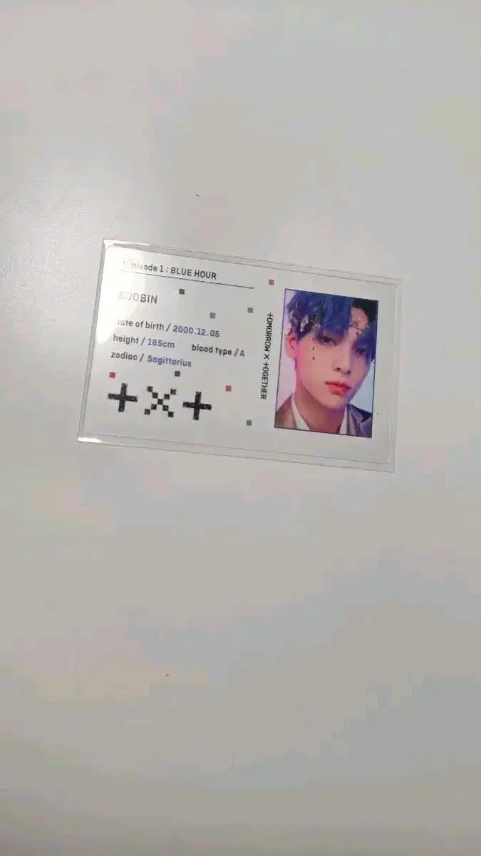 투모로우바이투게더 TXT 수빈 블루아워 아이디 포카