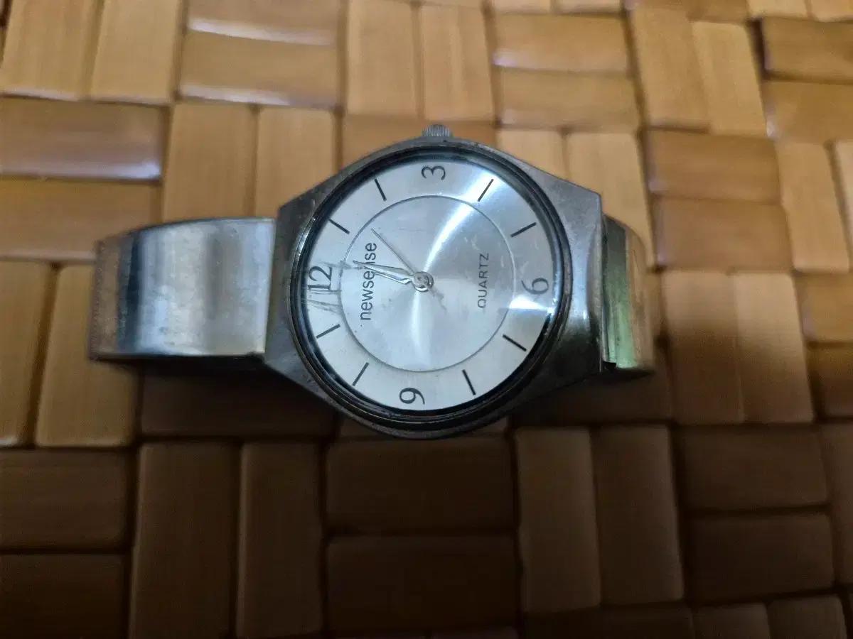 newsense 쿼츠 빈티지 은색 여성 시계
