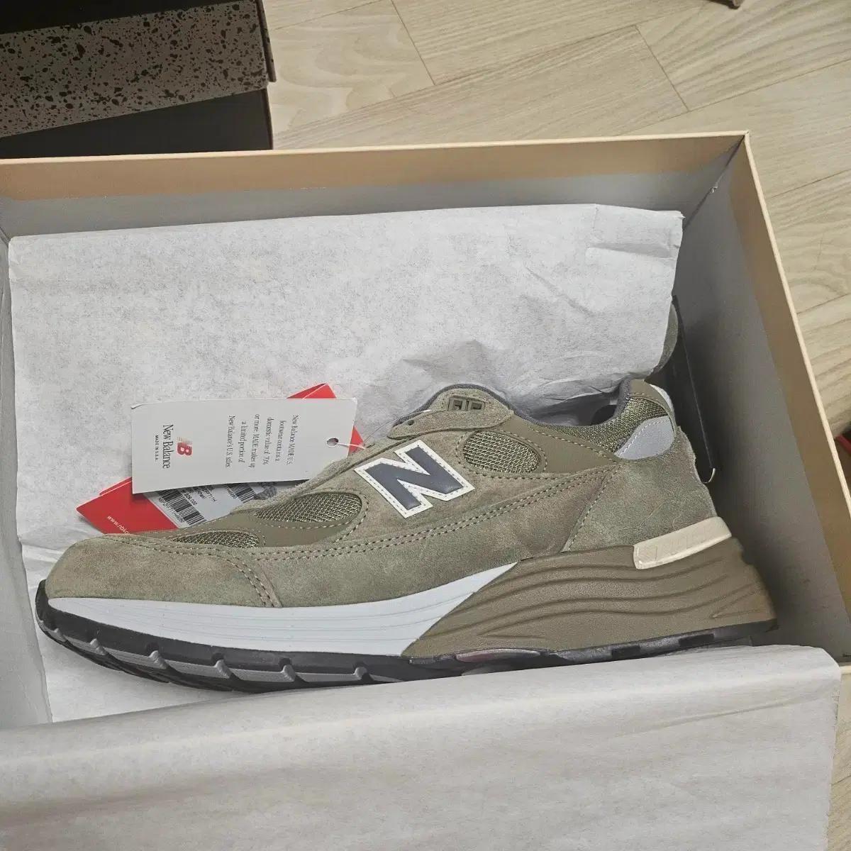 뉴발란스 992 카키 사이즈 280