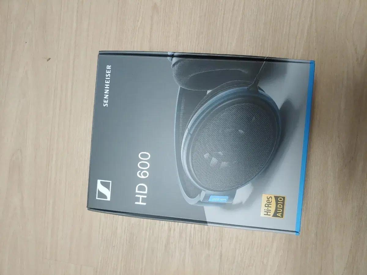 젠하이져 HD600 미개봉 국내 유통제품 팝니다.