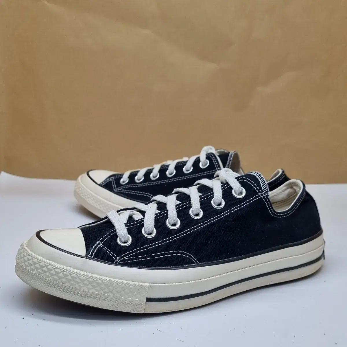 컨버스 척테일러 로우 블랙 남성스니커즈260_