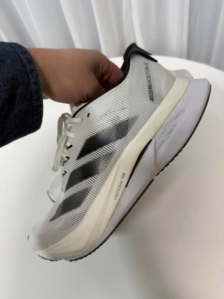 아디다스 아디제로 보스턴 12 화이트