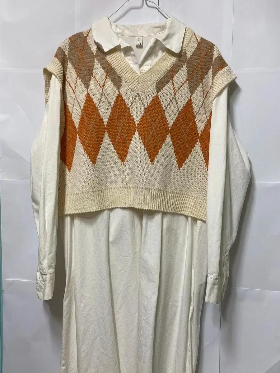 빈티지 코디세트 아가일니트조끼 화이트셔츠원피스