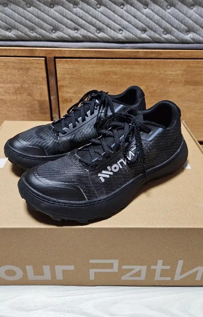 노말 케보쉬 트레일러닝화 블랙 267