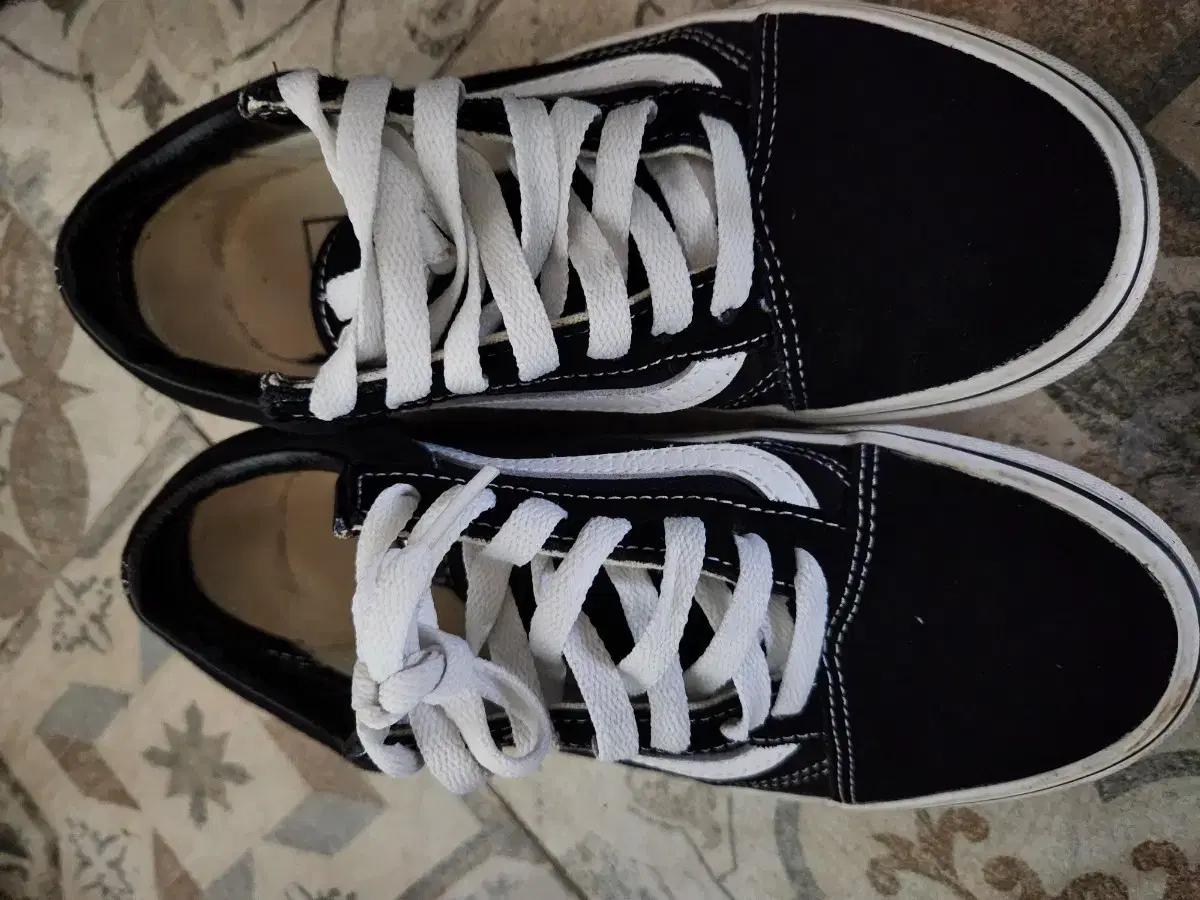 반스 올드스쿨 블랙 스니커즈 235사이즈