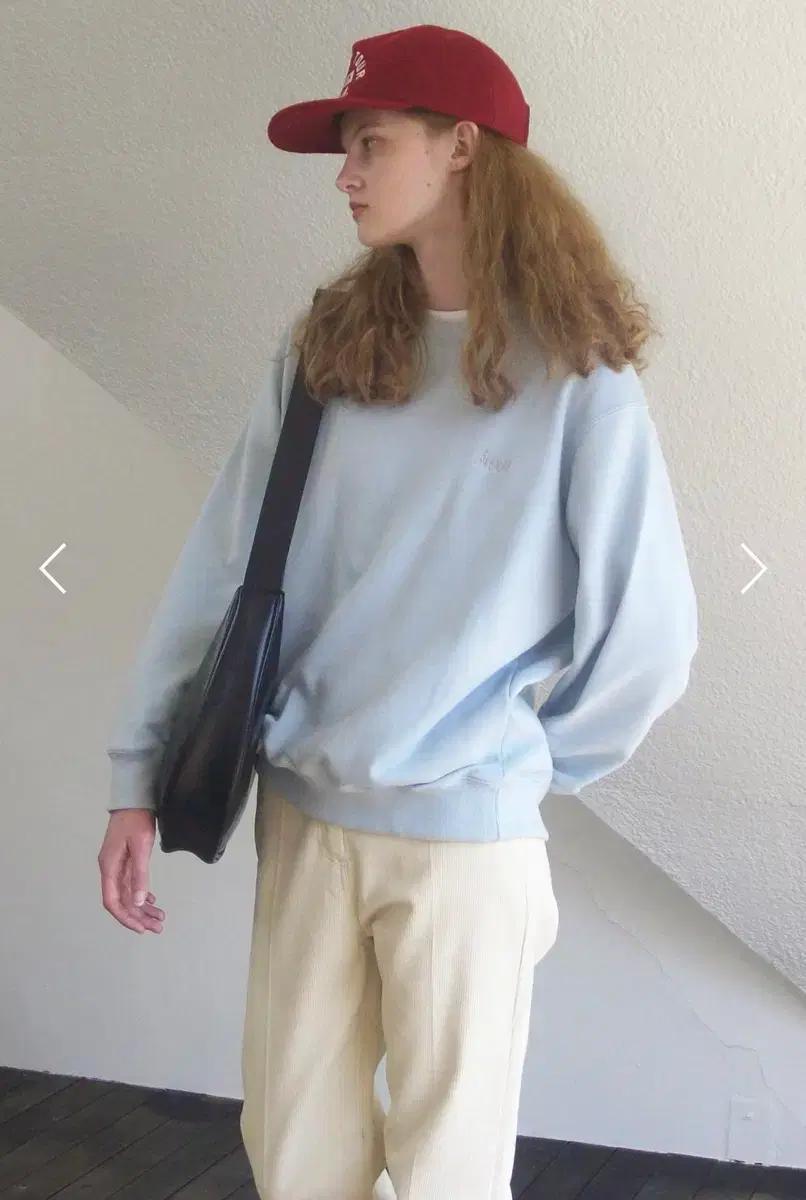 새상품 시눈 맨투맨 스카이블루