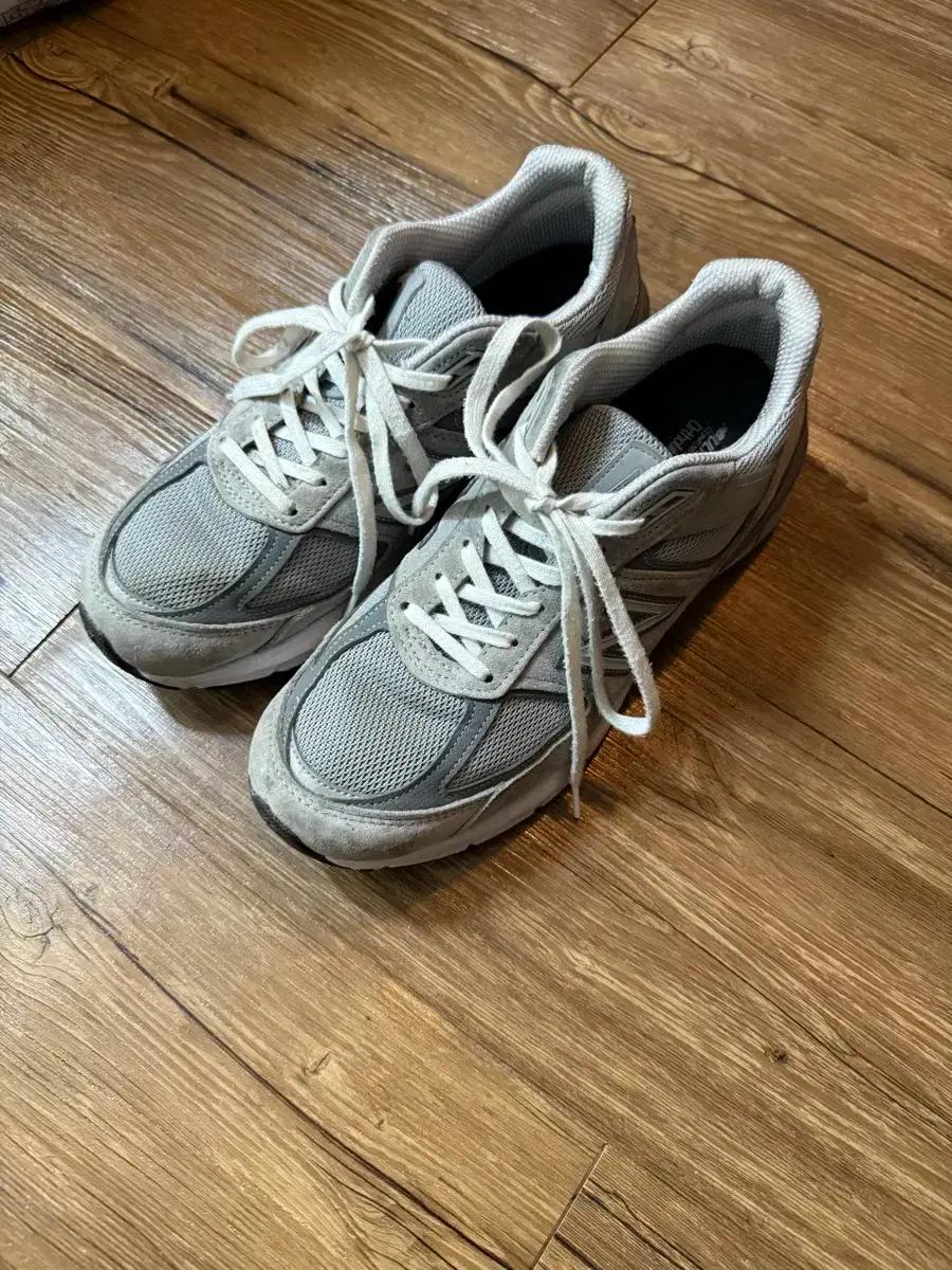 뉴발란스 990 v5 265사이즈