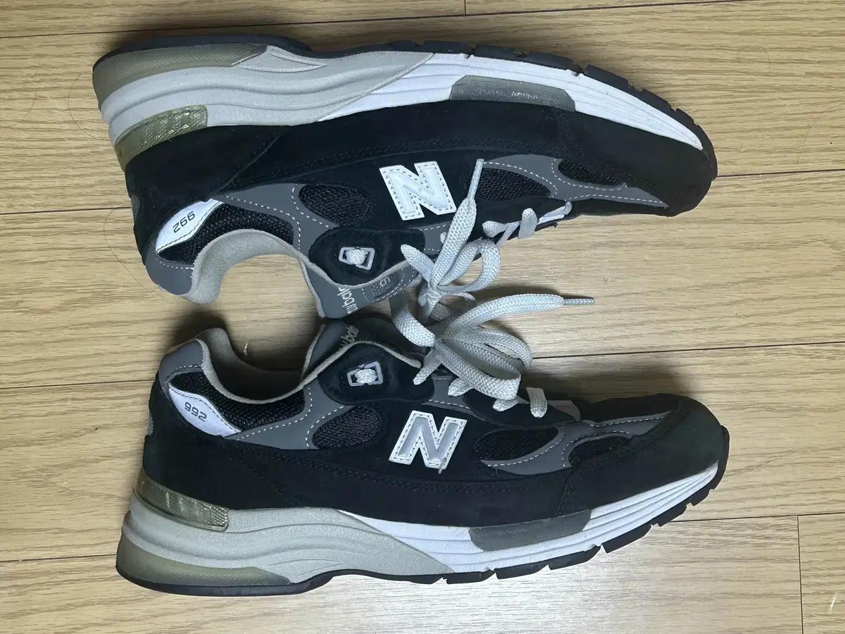 뉴발란스 992 블랙 그레이 265 A급 (코어 x) M992EB