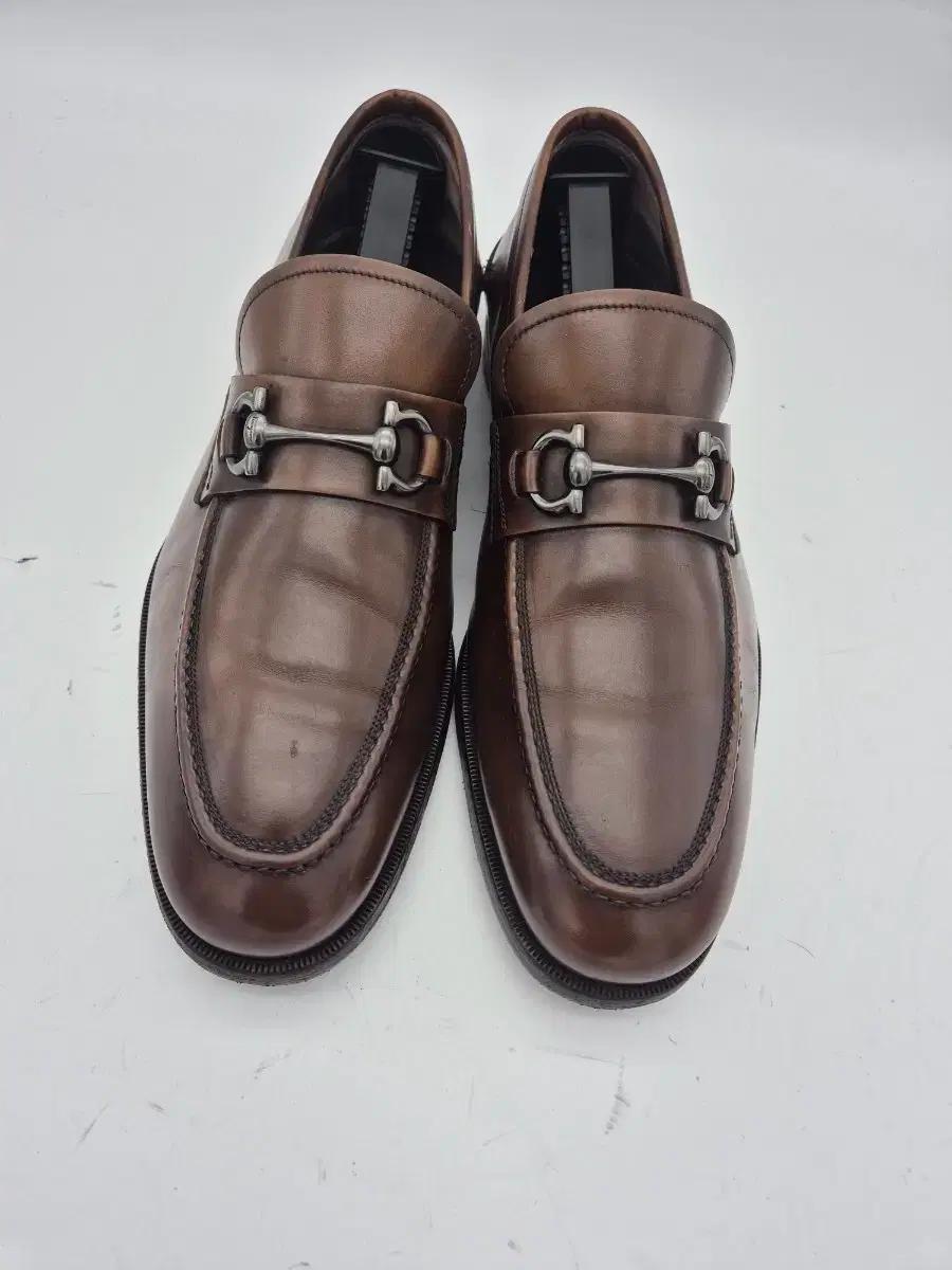 페라가모간치니남성용 가죽 로퍼270 사이즈