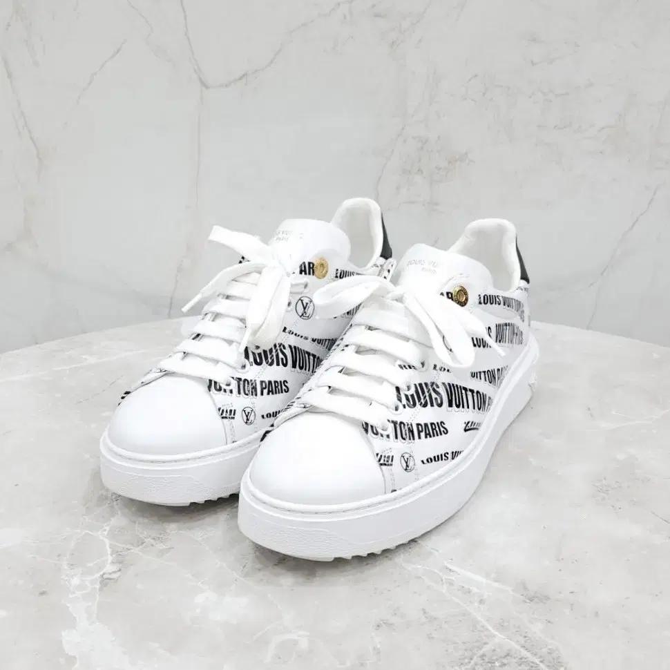 42 / 루이비통 멀티로고 타임아웃 스니커즈