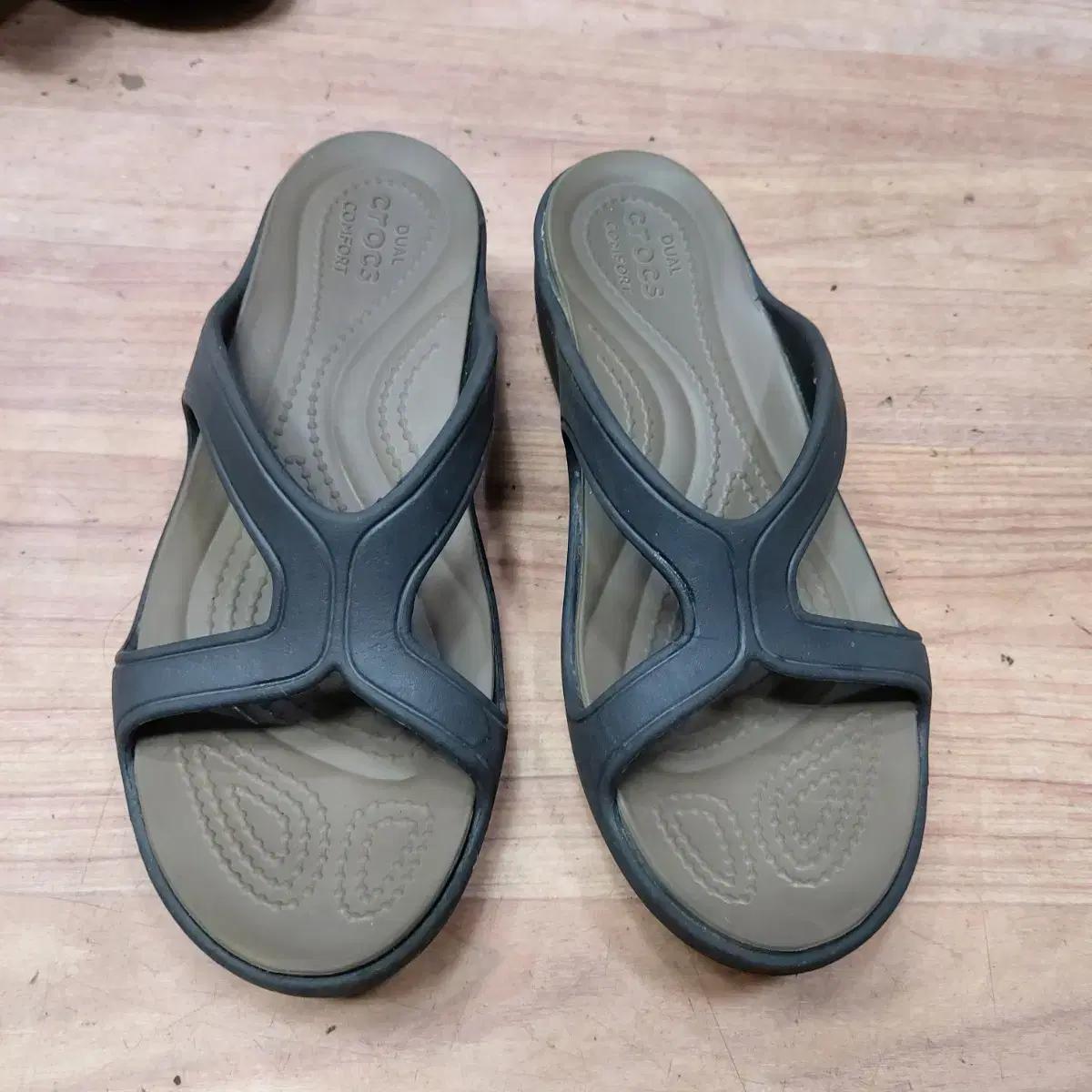 크록스 산라웨지 샌들 W7 (굽높이5cm) 5j9