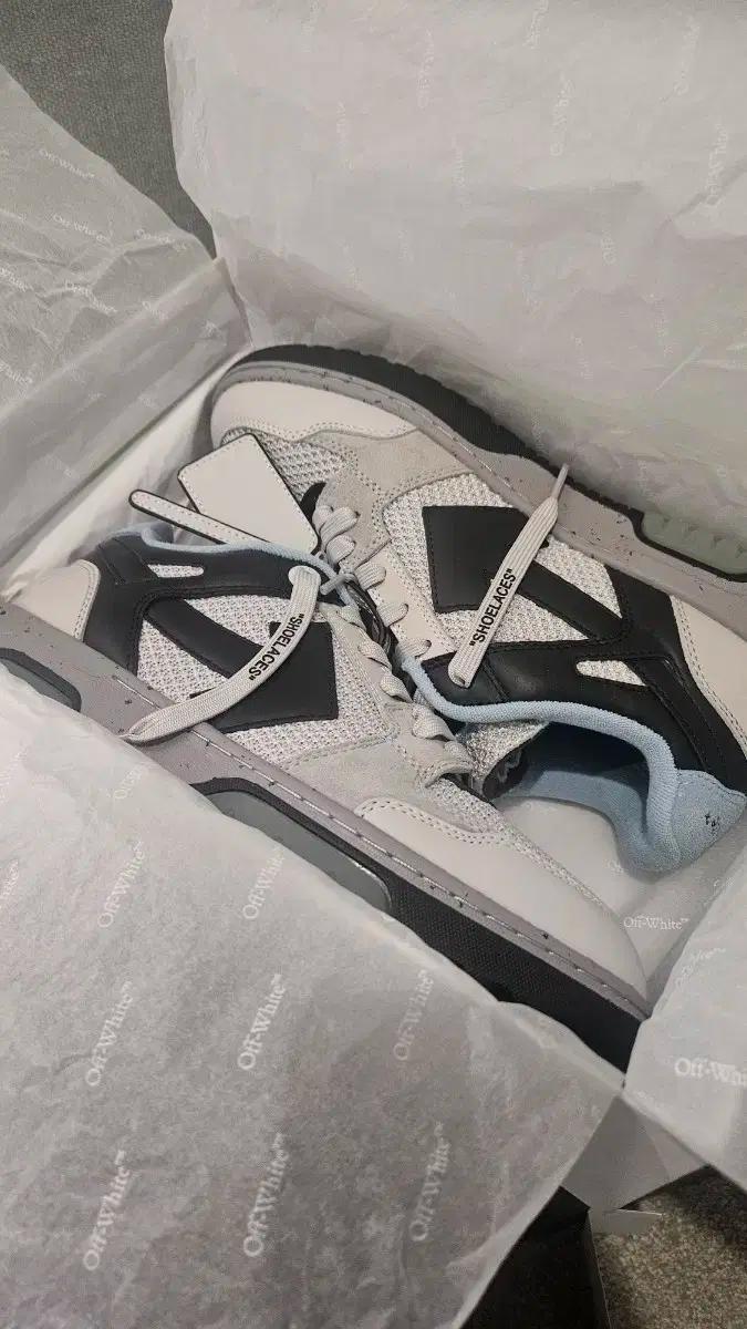 오프화이트 남자 스니커즈