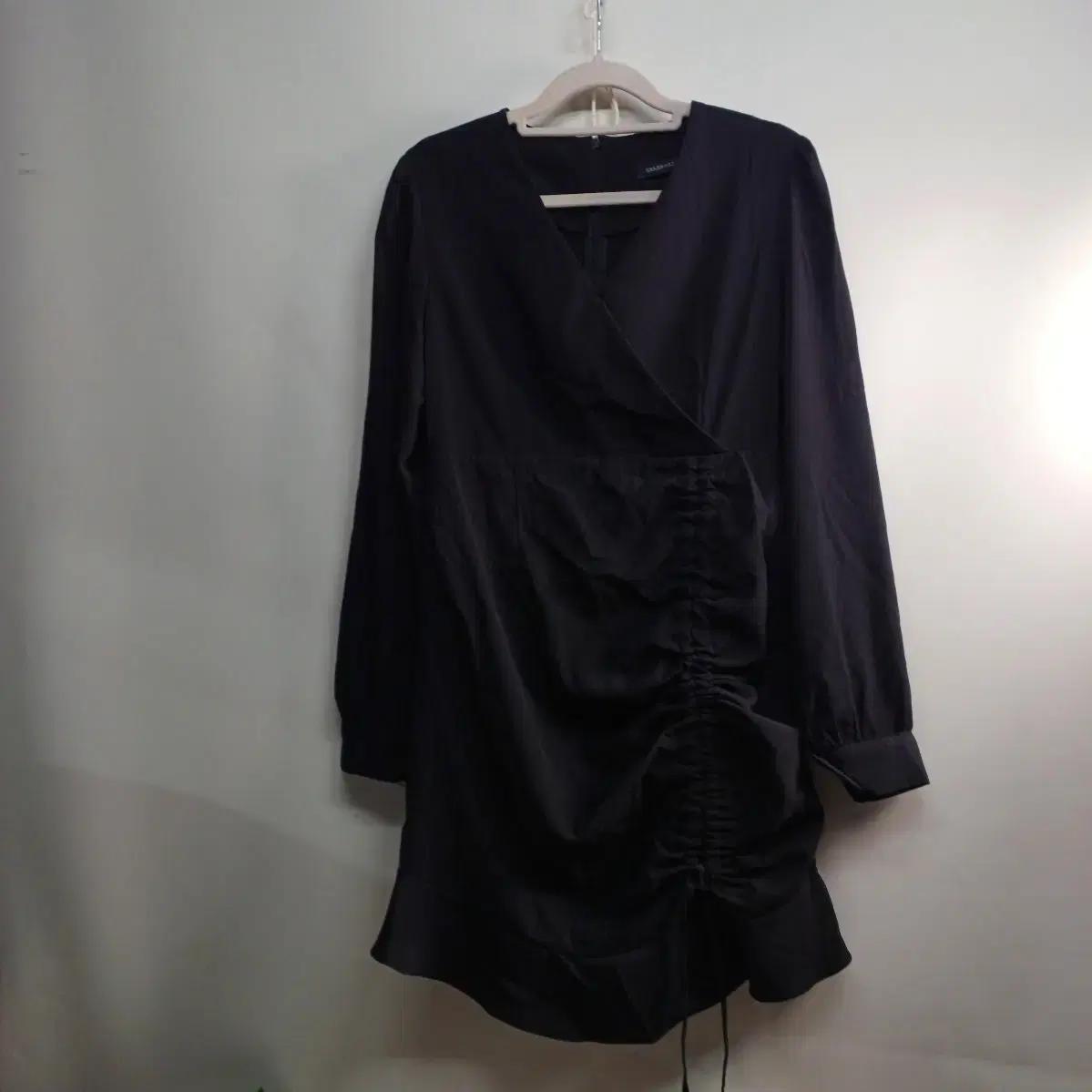 CELARRALE 셔링 랩 블랙 미니 원피스80사이즈 봄가을 510224