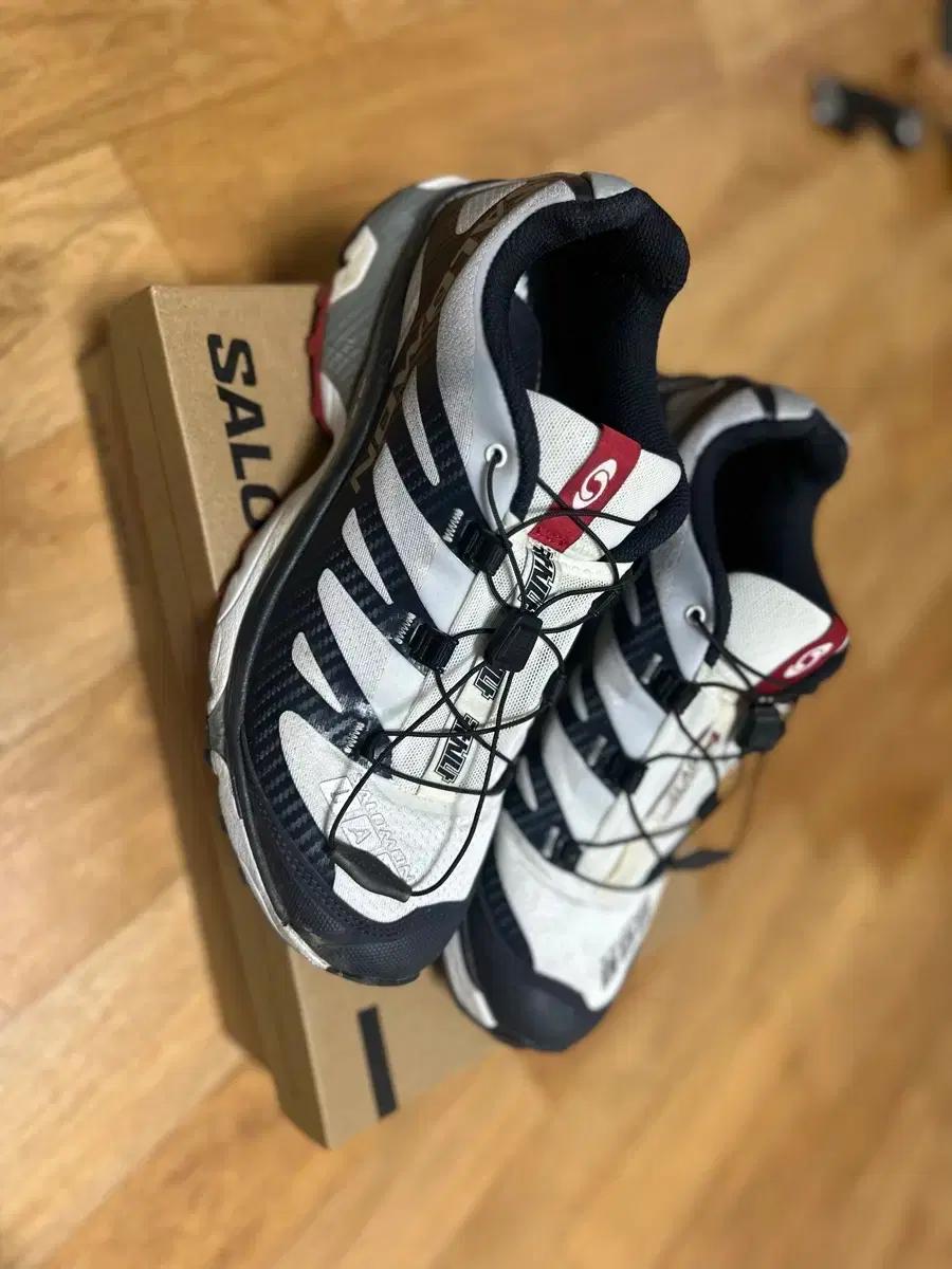 살로몬 x 카시나 275