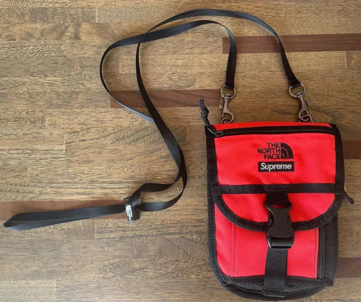 Supreme The North Face RTG Utility Pouch