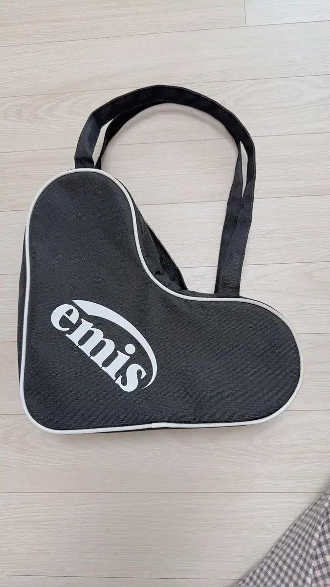 Emis 이미스 하트 숄더백 블랙라지