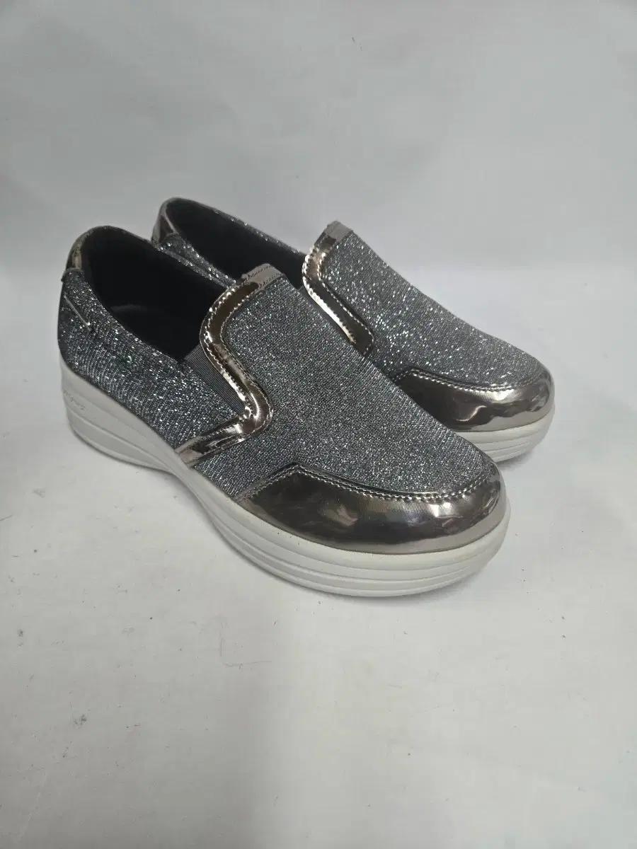 베어파우 글리터  여성 키높이  슬립온 225mm