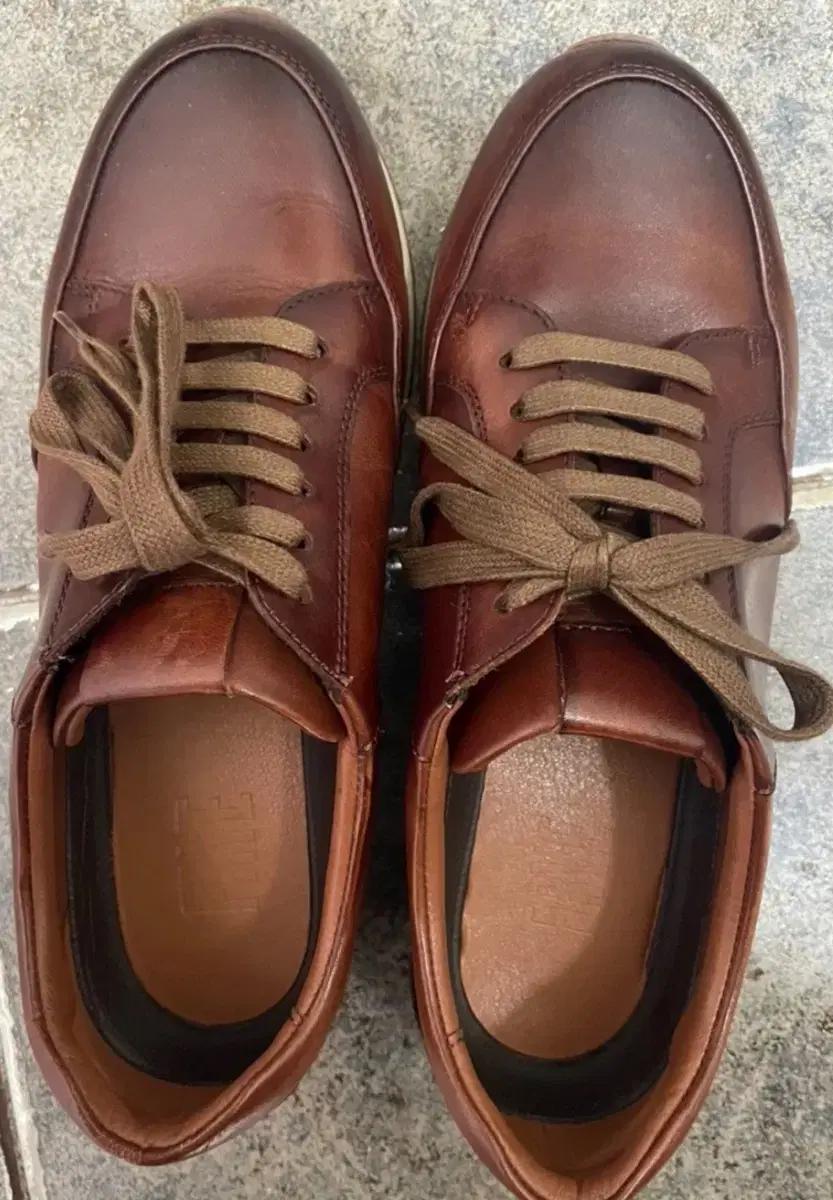 프라이 레더 스니커즈 (남성) 판매해요 260