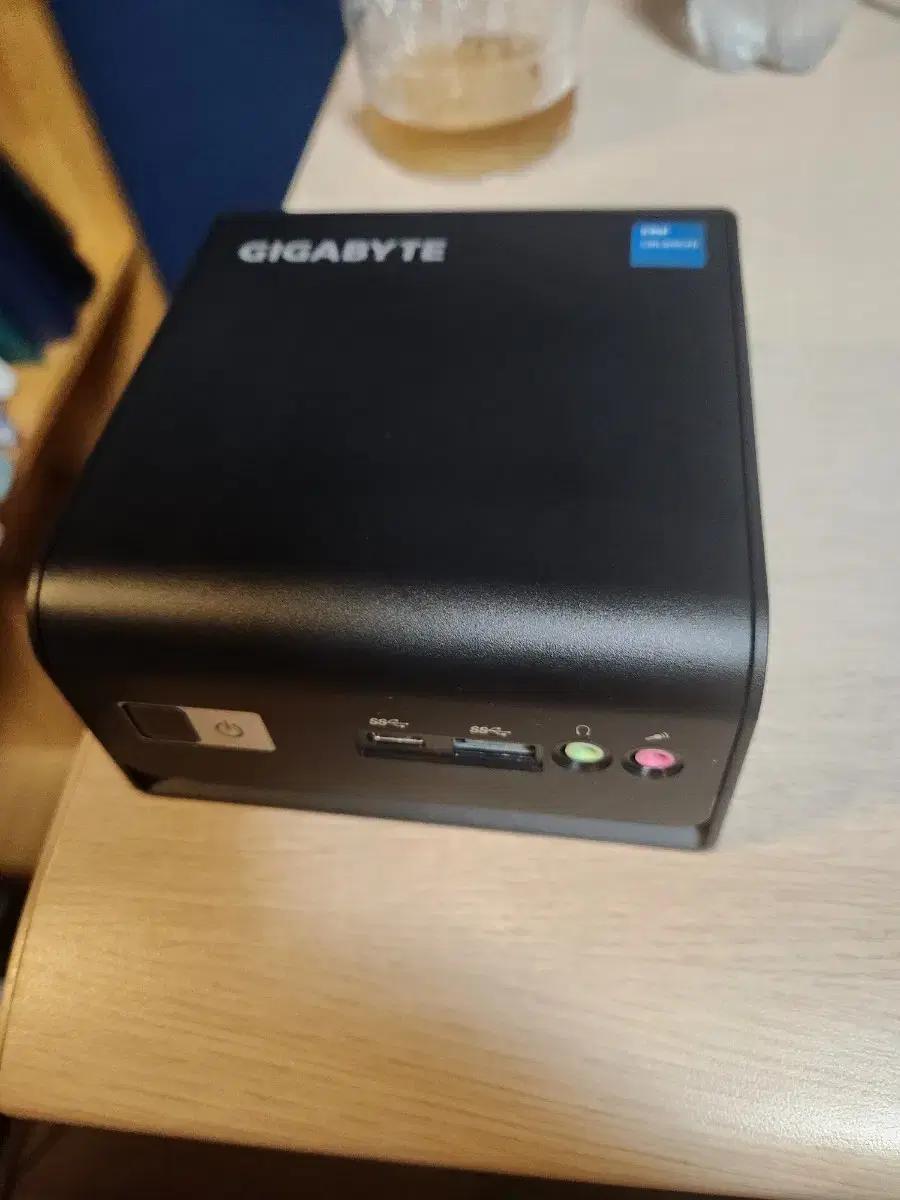 기가바이트 미니PC 블랙