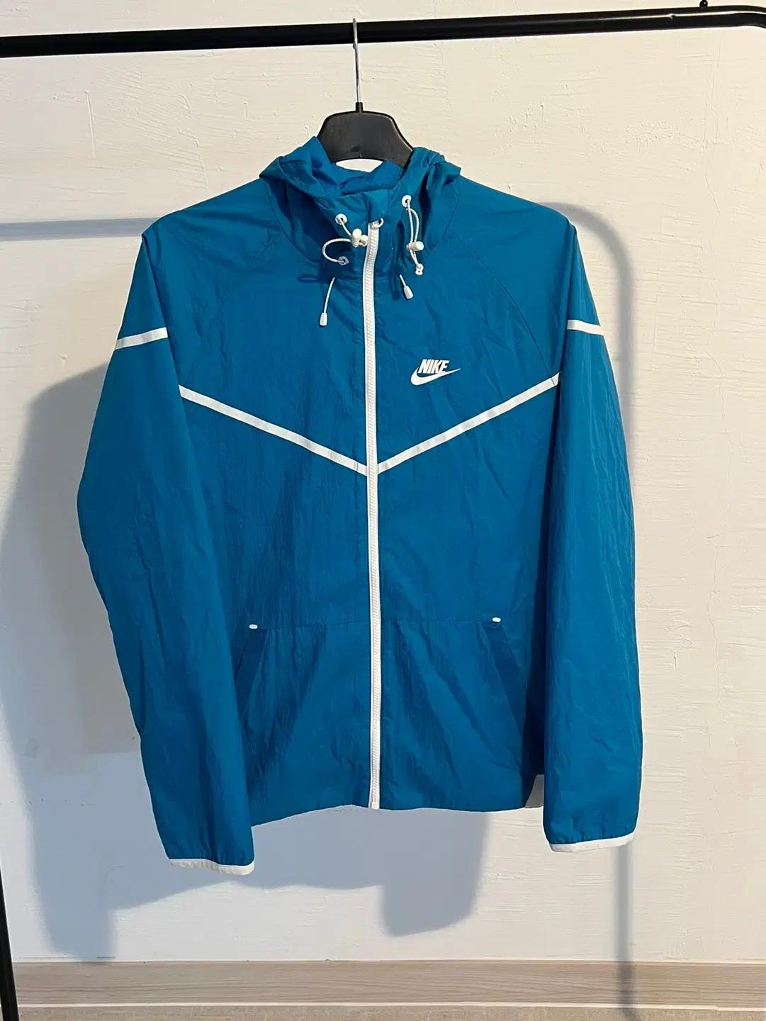 L 나이키 테크 에어로쉴드 윈드러너 바람막이