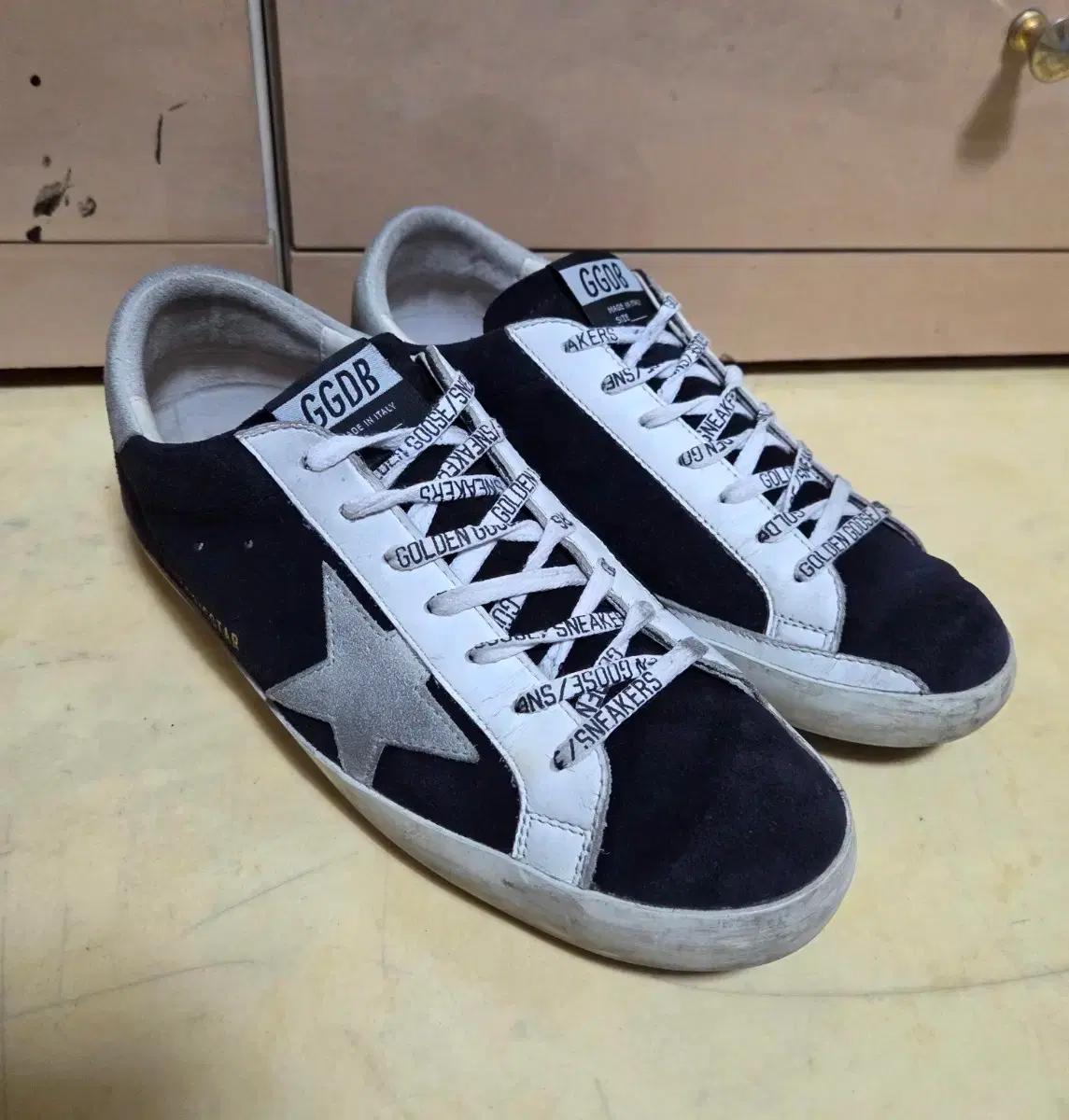 골든구스 정품 수퍼스타 스니커즈 남성용 41사이즈 거의새제품