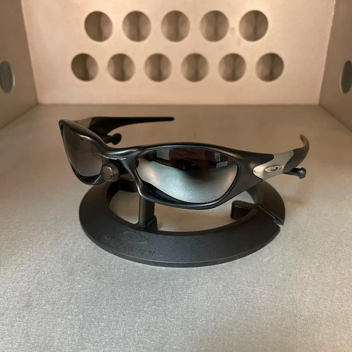 오클리 Valve 밸브 (2003)