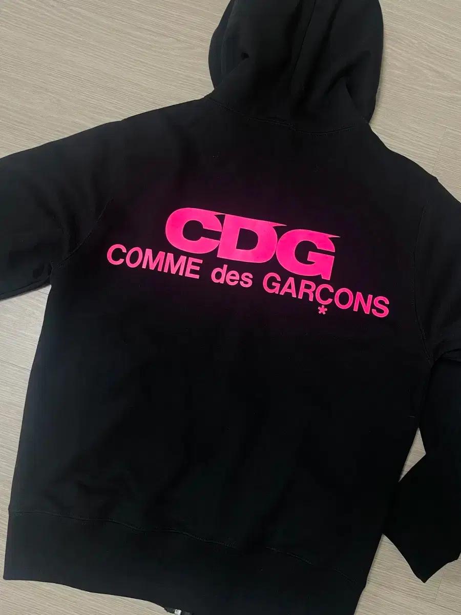 꼼데가르송 CDG 후드집업 s