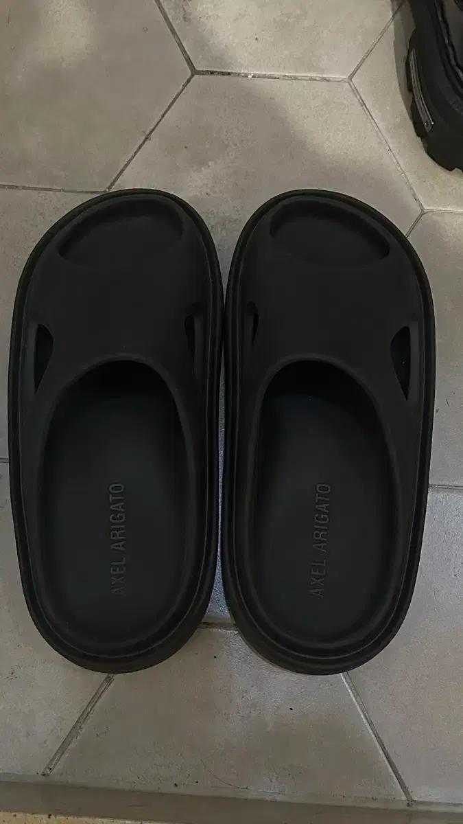 악셀아리가토 마그마 블랙