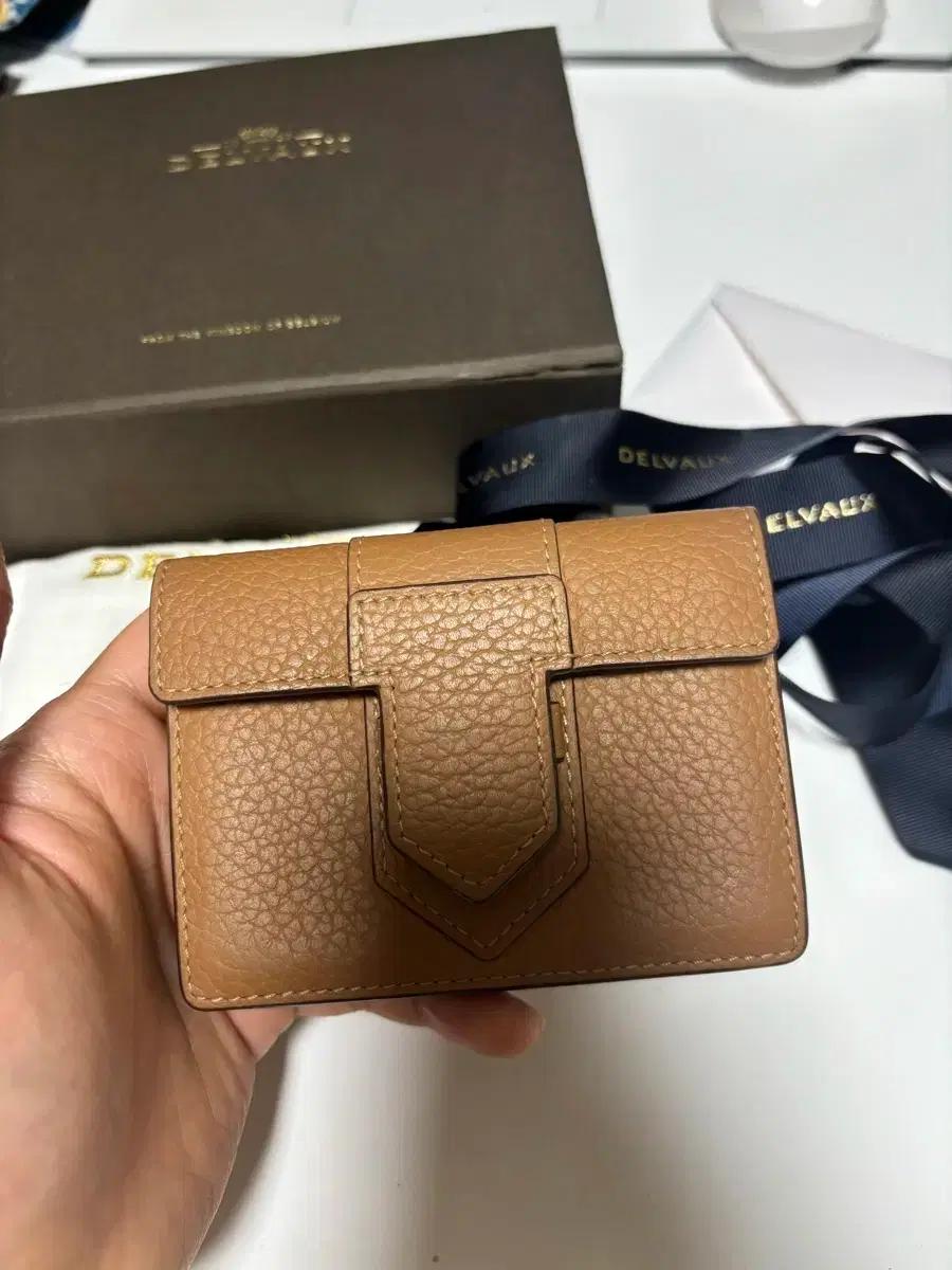 델보 프레세 카드지갑