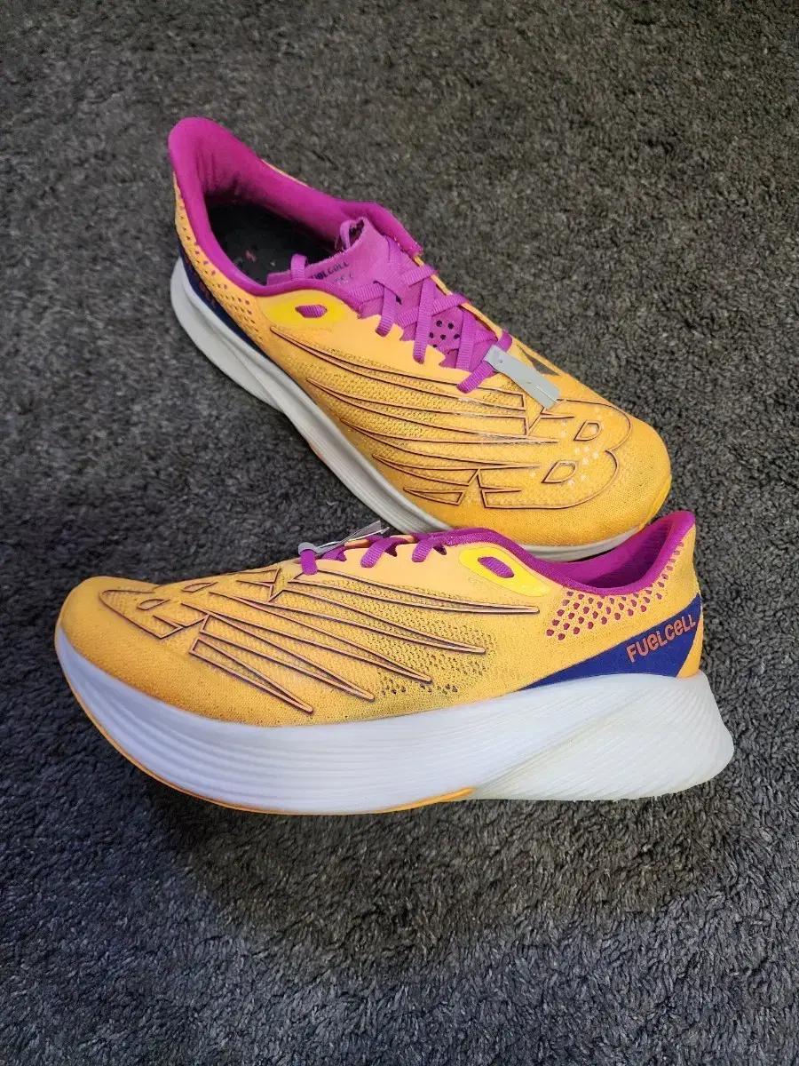 뉴발란스 퓨어셀 SC엘리트  러닝화 275사이즈