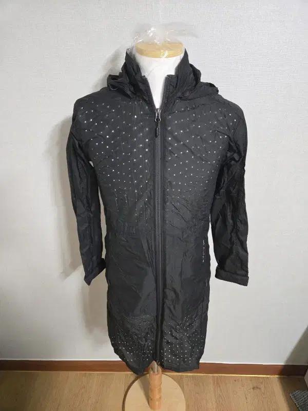 아이더/여성용/등산자켓/바람막이/정품/상태A