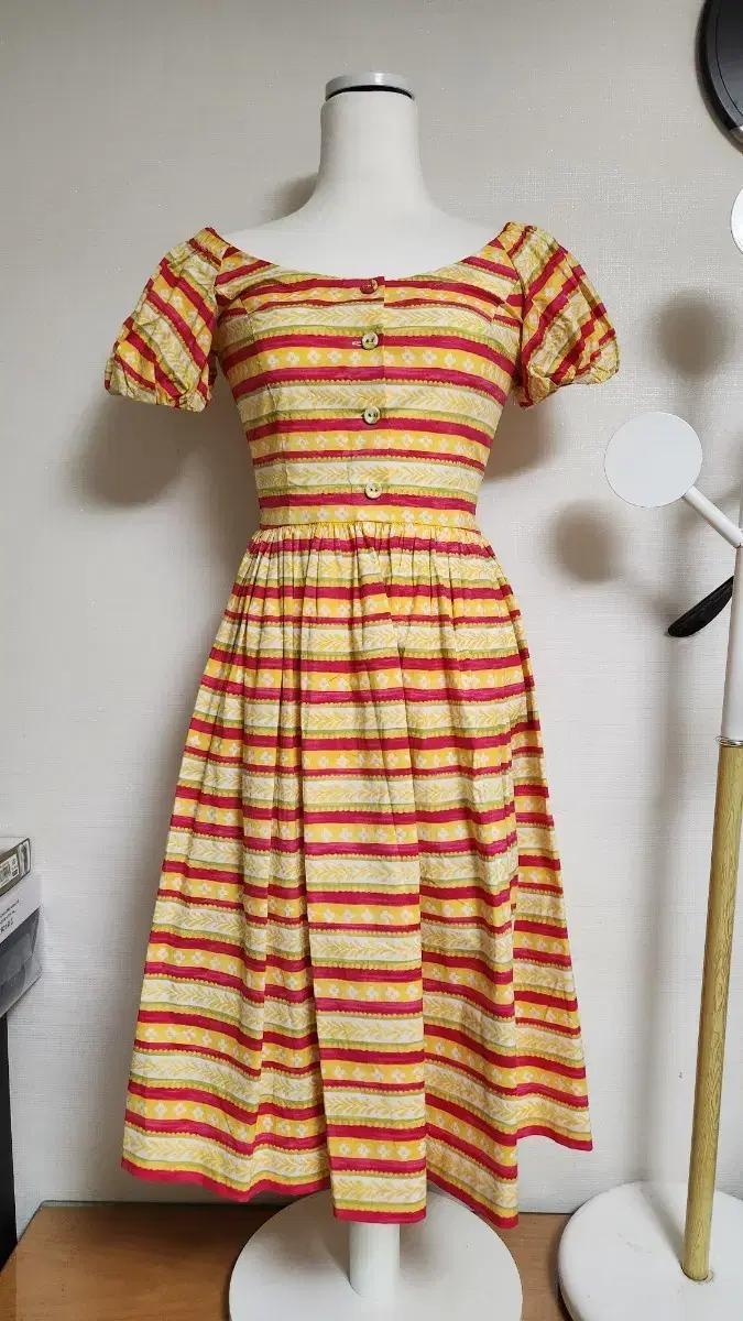 프라다 레트로 옐로우 핀업 원피스