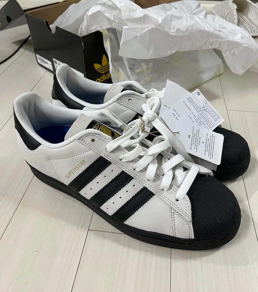 JH8138 아디다스 슈퍼스타 270사이즈