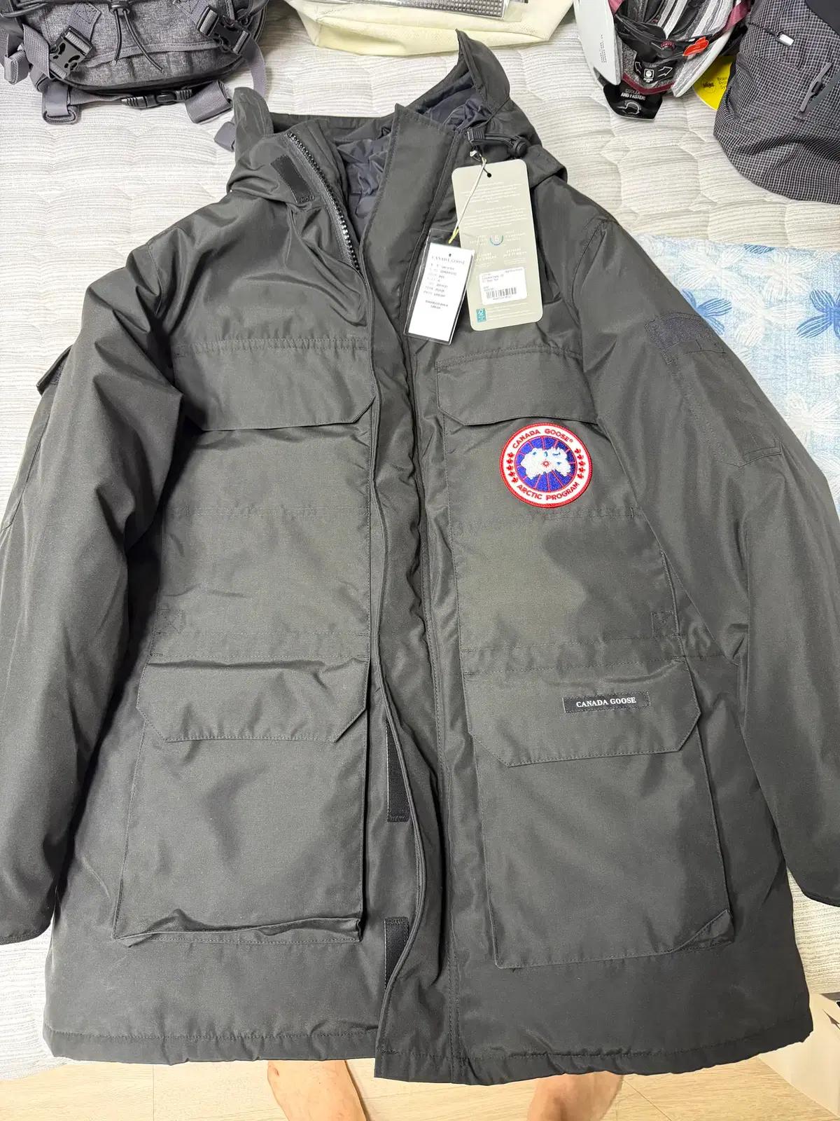 캐나다구스 익스페디션 파카 블랙