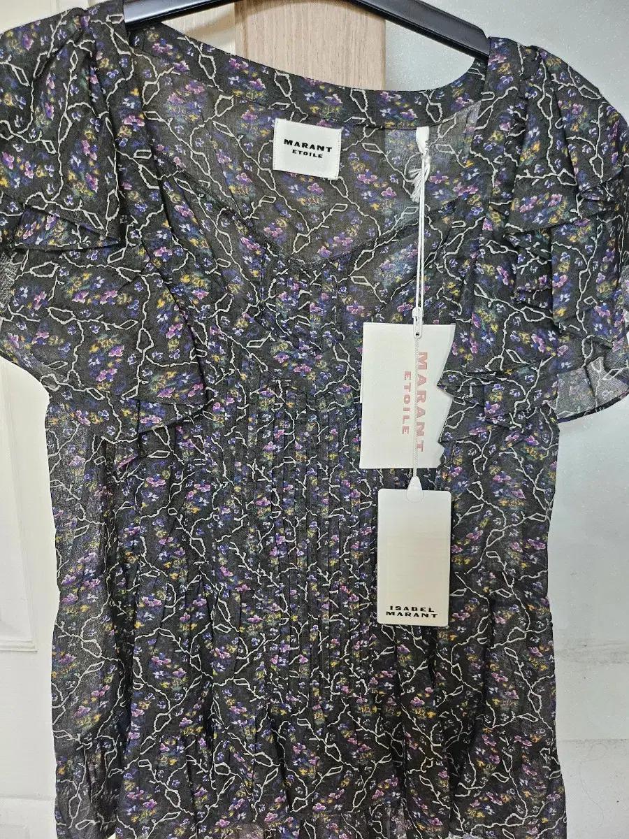 이자벨마랑 에뚜왈 플로럴 프린트 블랙 블라우스