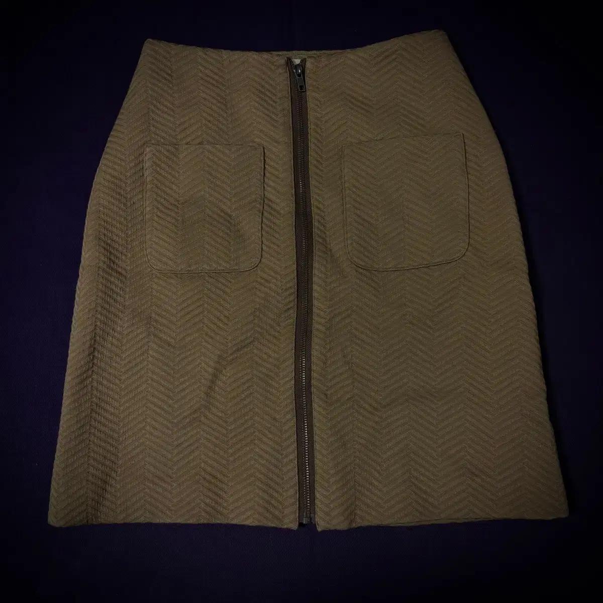 BEAMS HEART zip-up herringbone skirt