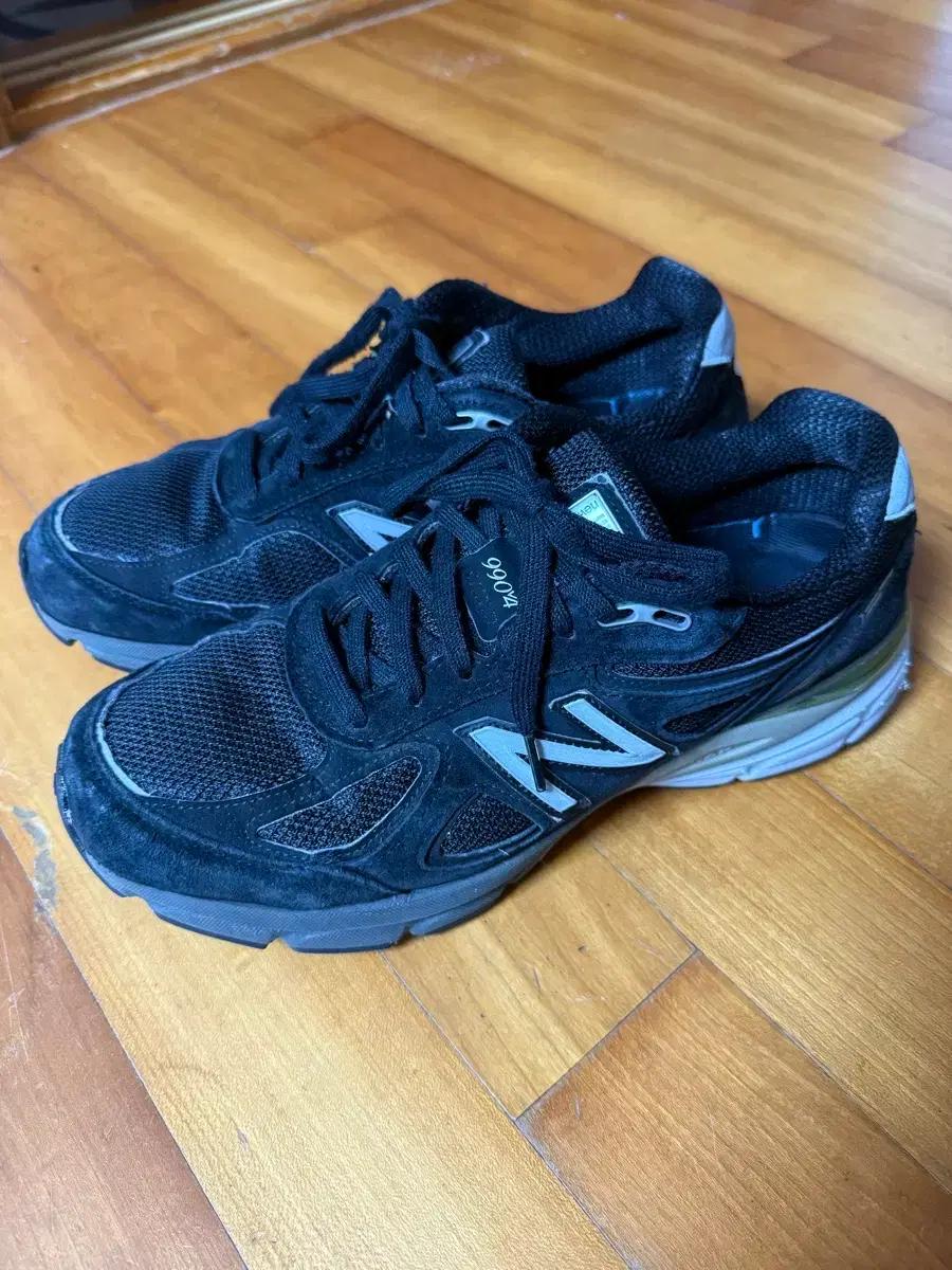 뉴발란스 990v4 270