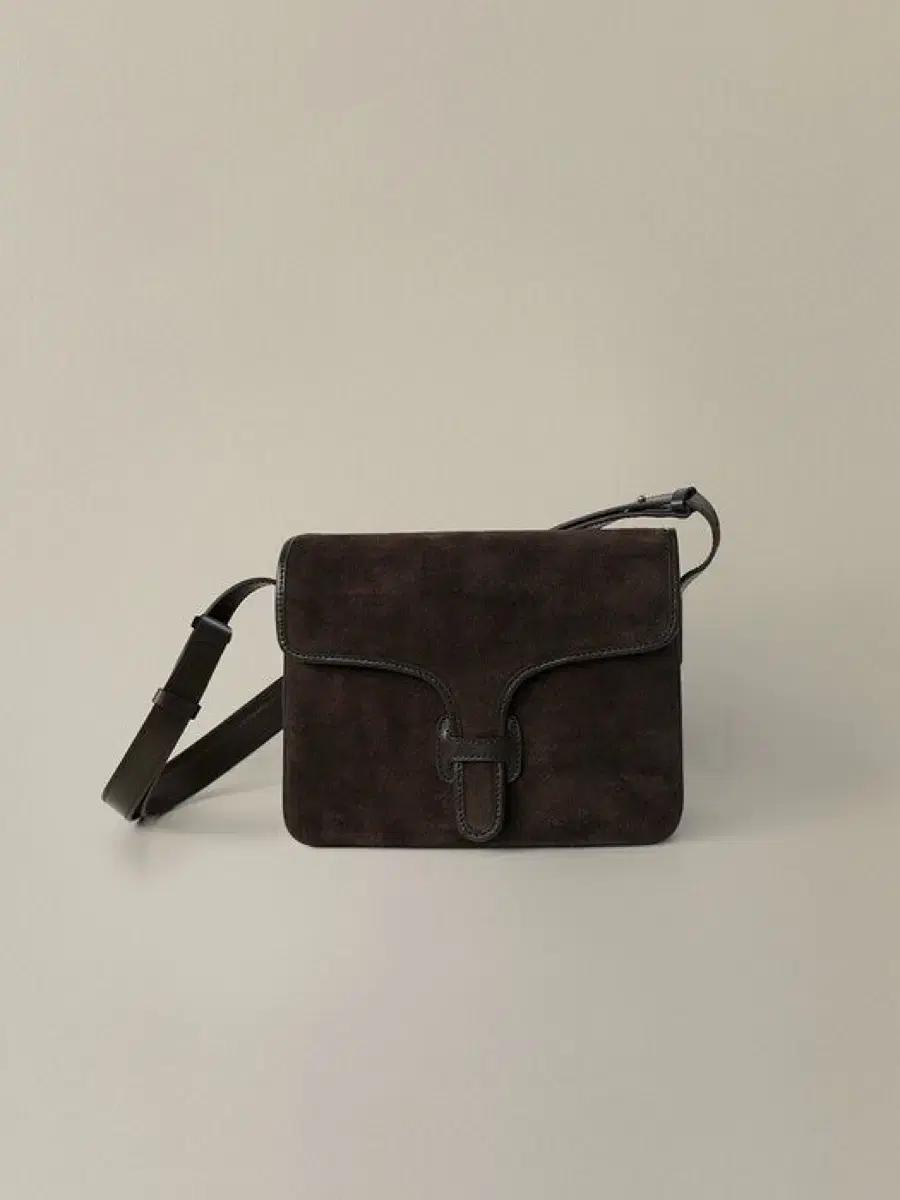 낫띵리튼 로이스스웨이드 크로스백(Royce suede cross bag)