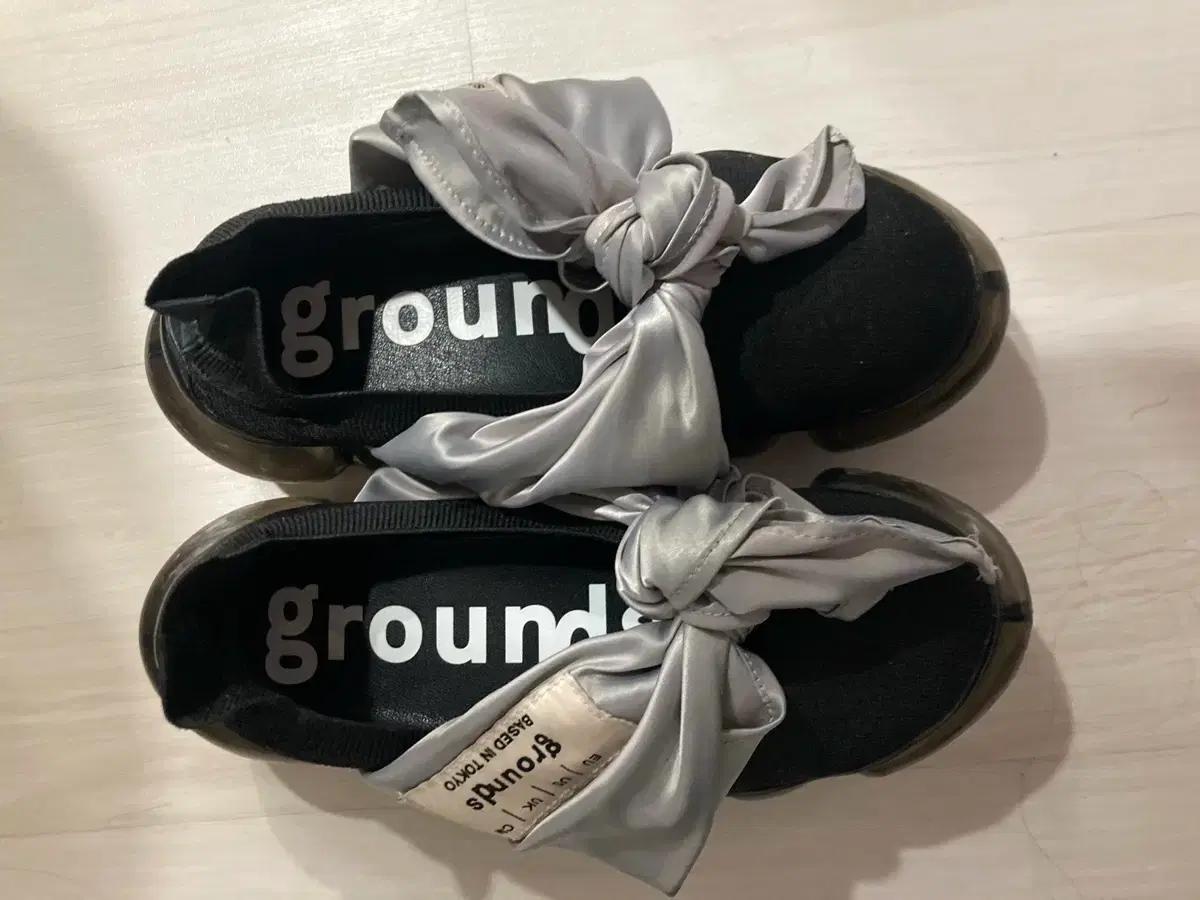 Grounds 그라운즈 미키오사카베 리본타이슈즈 250