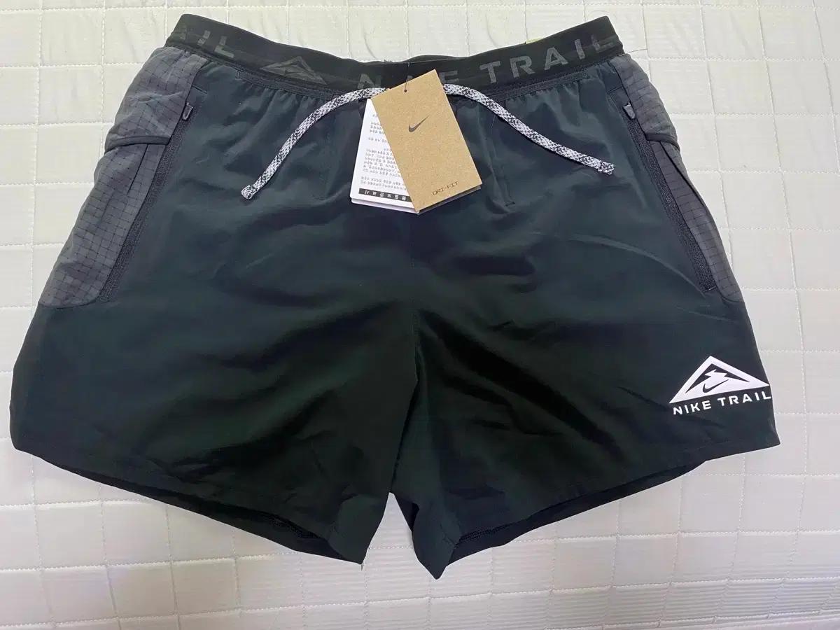나이키 트레일 라바루프 반바지 블랙
